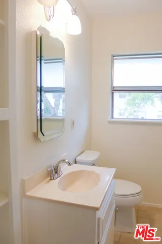 $489,000 | 3635 Kalsman Drive, Unit 4, Los Angeles, CA 90016