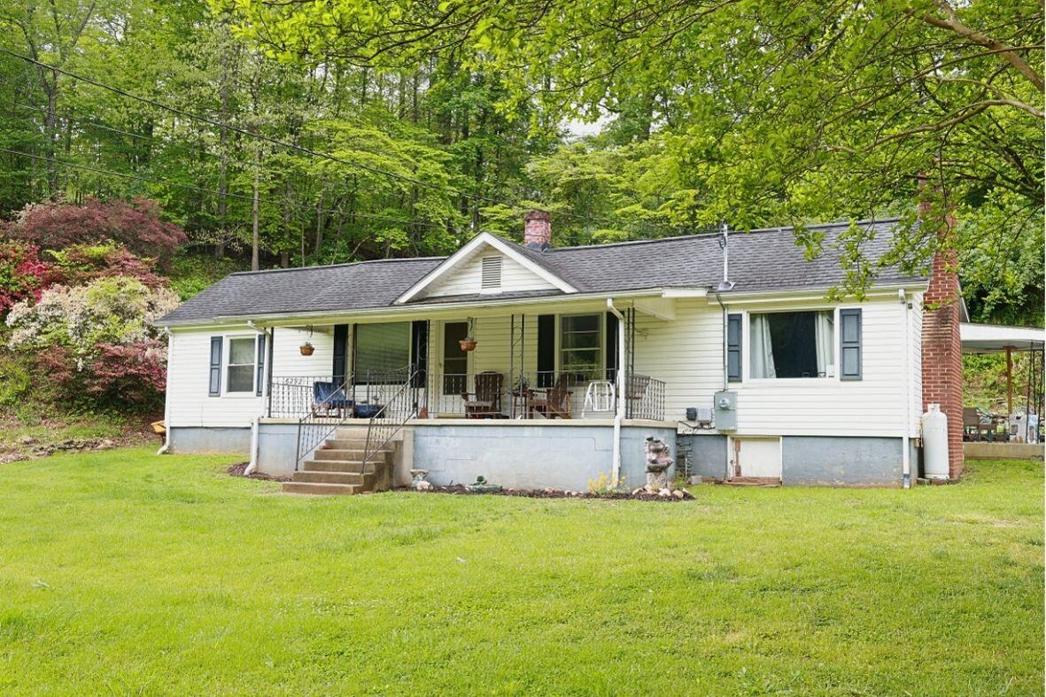 6292 Back Creek Road Boones Mill, VA 24065 - Photo 2 of 41 12