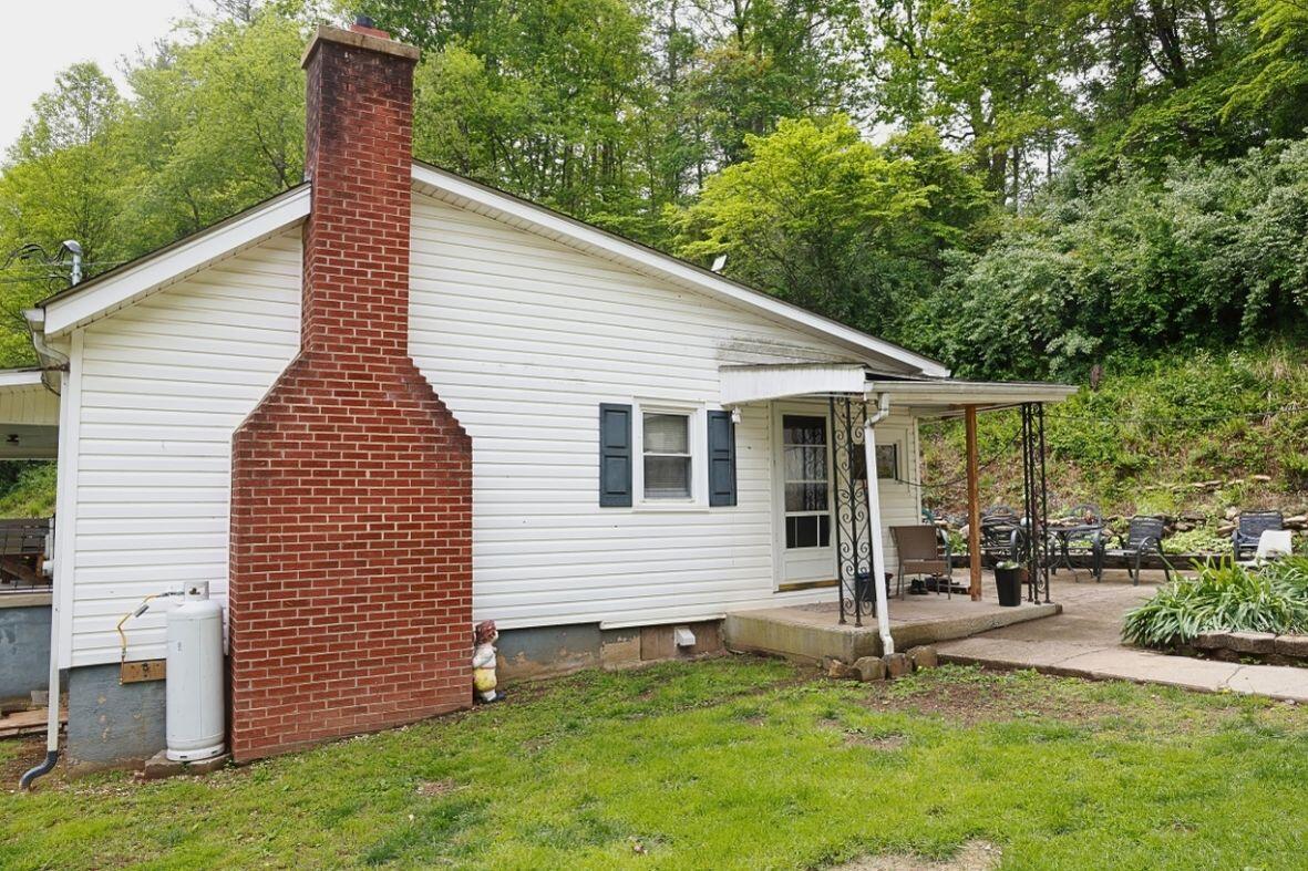 6292 Back Creek Road Boones Mill, VA 24065 - Photo 38 of 41 66
