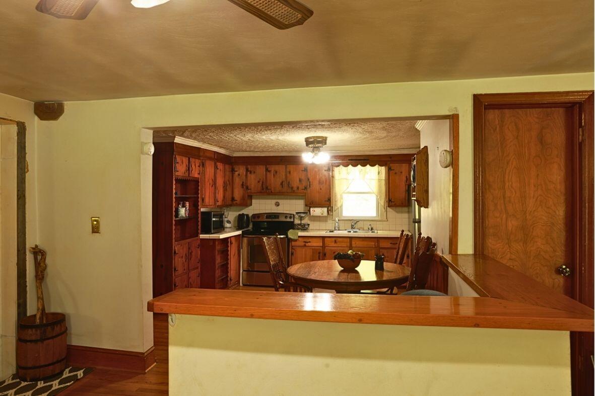 6292 Back Creek Road Boones Mill, VA 24065 - Photo 7 of 41 30