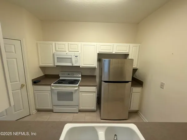 $1,400 | 10550 Baymeadows Road, Unit 628, Jacksonville, FL 32256