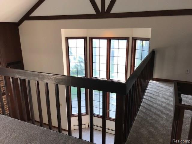 999 Roslyn Road Grosse Pointe Woods, MI 48236 - Photo 8 of 17