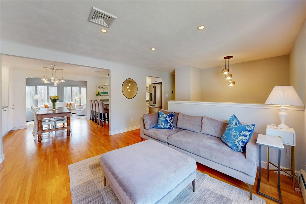 25 Longmeadow Road Medfield, MA 02052 - Photo 13 of 37