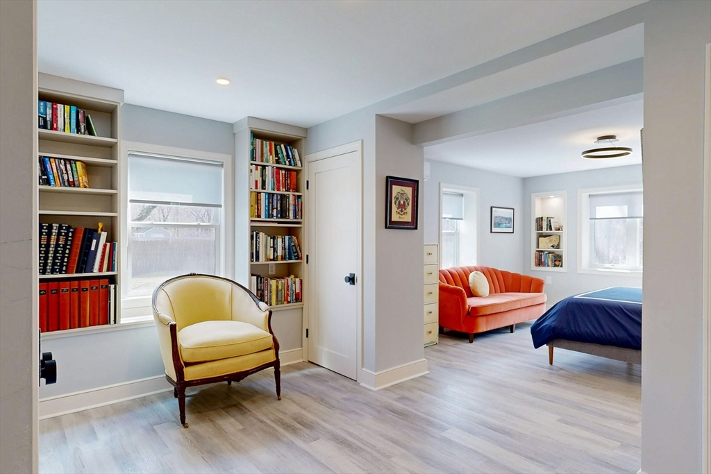 25 Longmeadow Road Medfield, MA 02052 - Photo 5 of 37