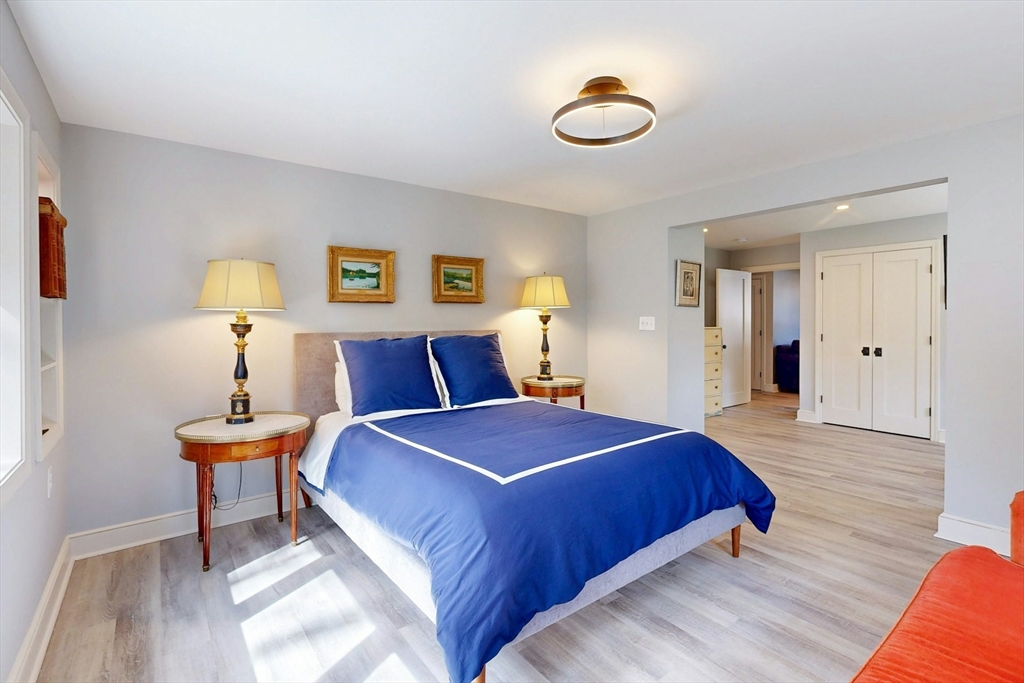 25 Longmeadow Road Medfield, MA 02052 - Photo 8 of 37