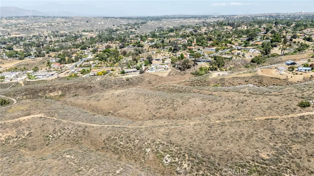 0 Apn, Unit 245080005 Riverside, CA 92501 - Photo 12 of 21 a view of a yard