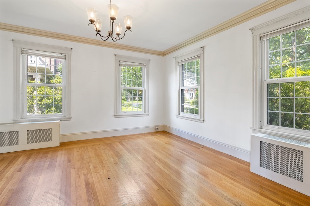 38 Oakley Road Belmont, MA 02478 - Photo 12 of 41 Gallery Image 12