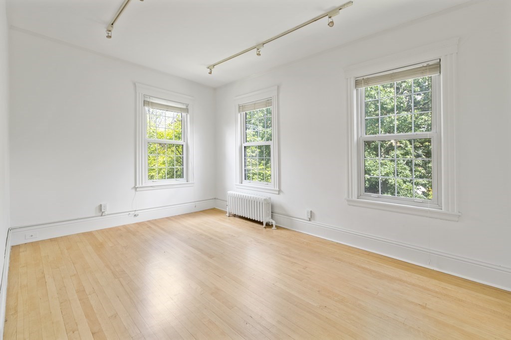 38 Oakley Road Belmont, MA 02478 - Photo 29 of 41 Gallery Image 29