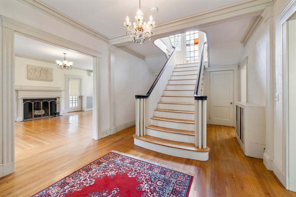 38 Oakley Road Belmont, MA 02478 - Photo 4 of 41 Gallery Image 4