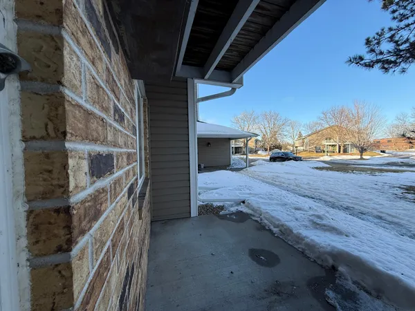 $175,000 | 7624 157th Street West, Unit 104, Apple Valley, MN 55124