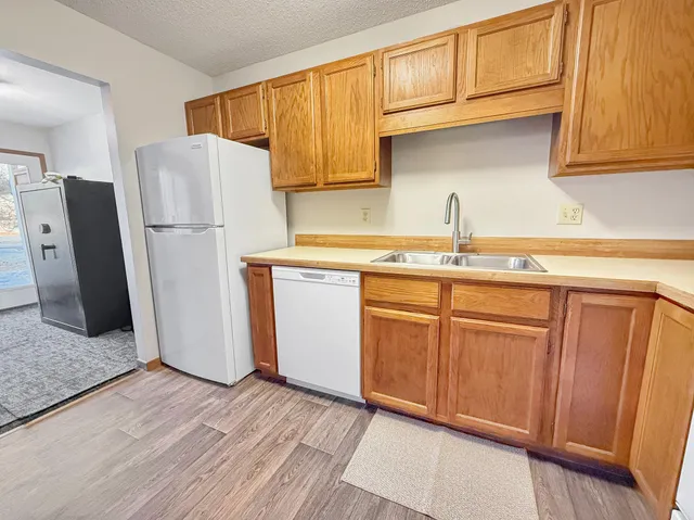 $175,000 | 7624 157th Street West, Unit 104, Apple Valley, MN 55124