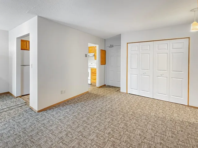 $175,000 | 7624 157th Street West, Unit 104, Apple Valley, MN 55124