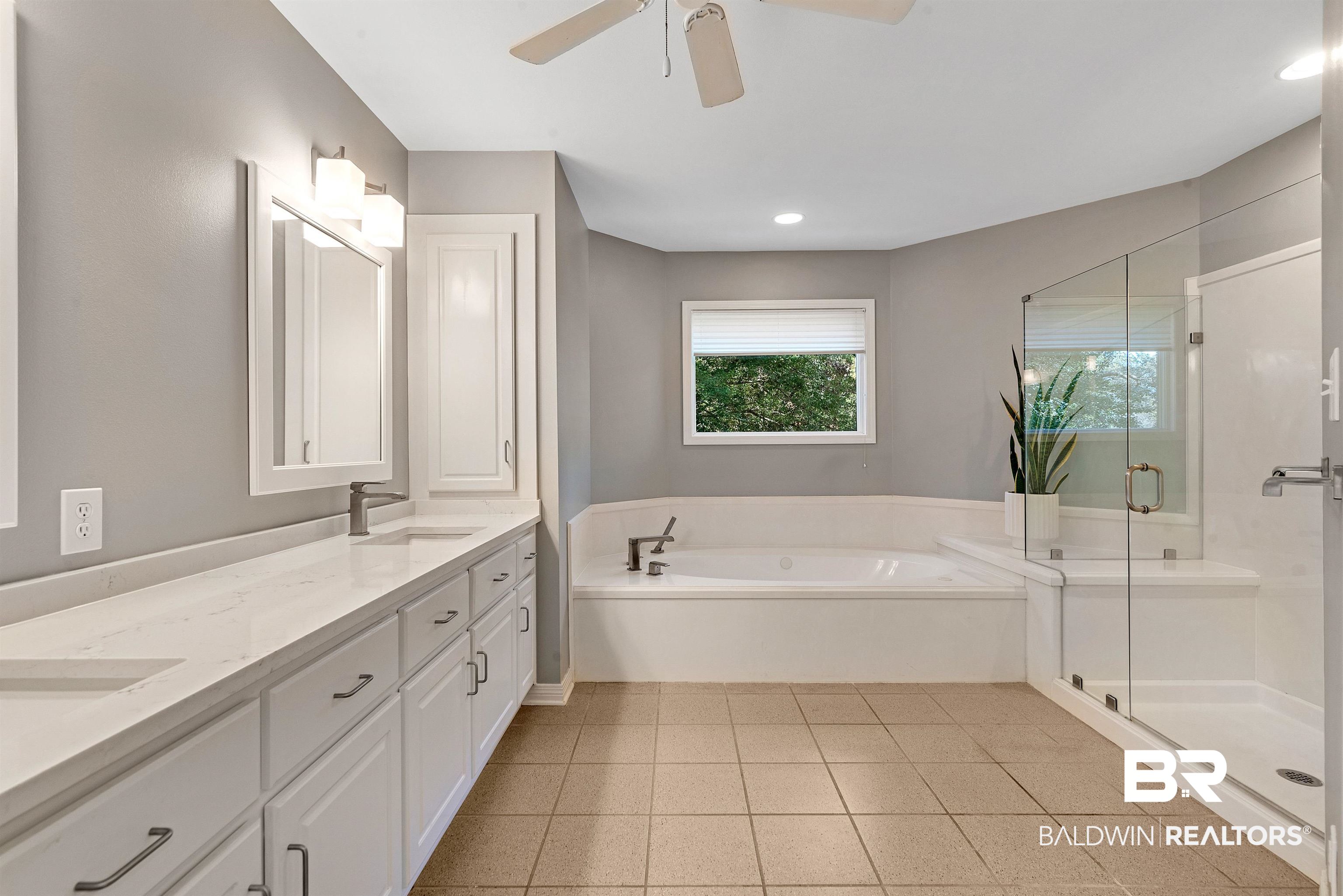 501 Oak Ridge Court West Daphne, AL 36526 - Photo 28 of 50 Main Bathroom