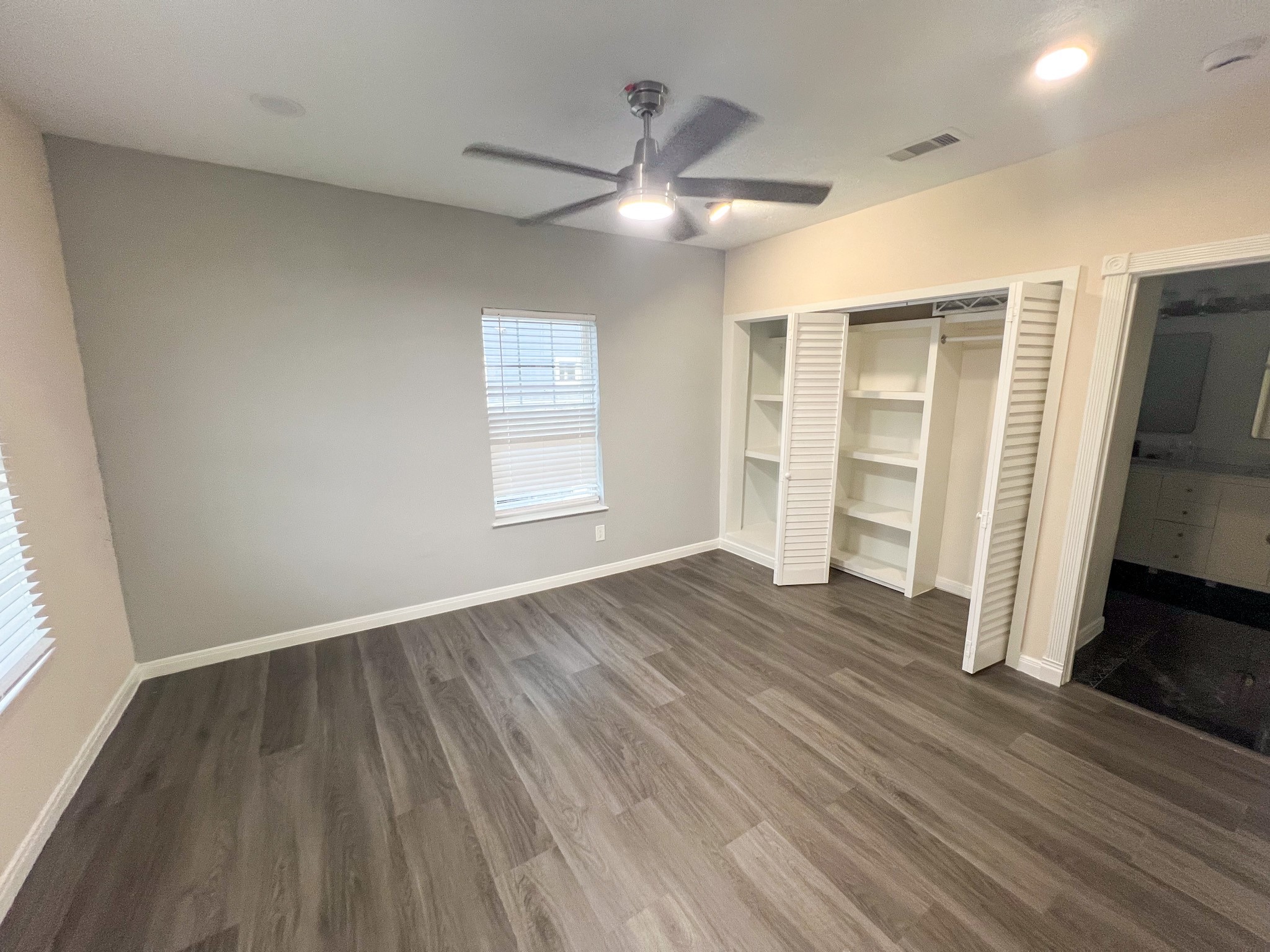 4605 Orange Street Houston, TX 77020 - Photo 20 of 28 wooden floor in an empty room with a window