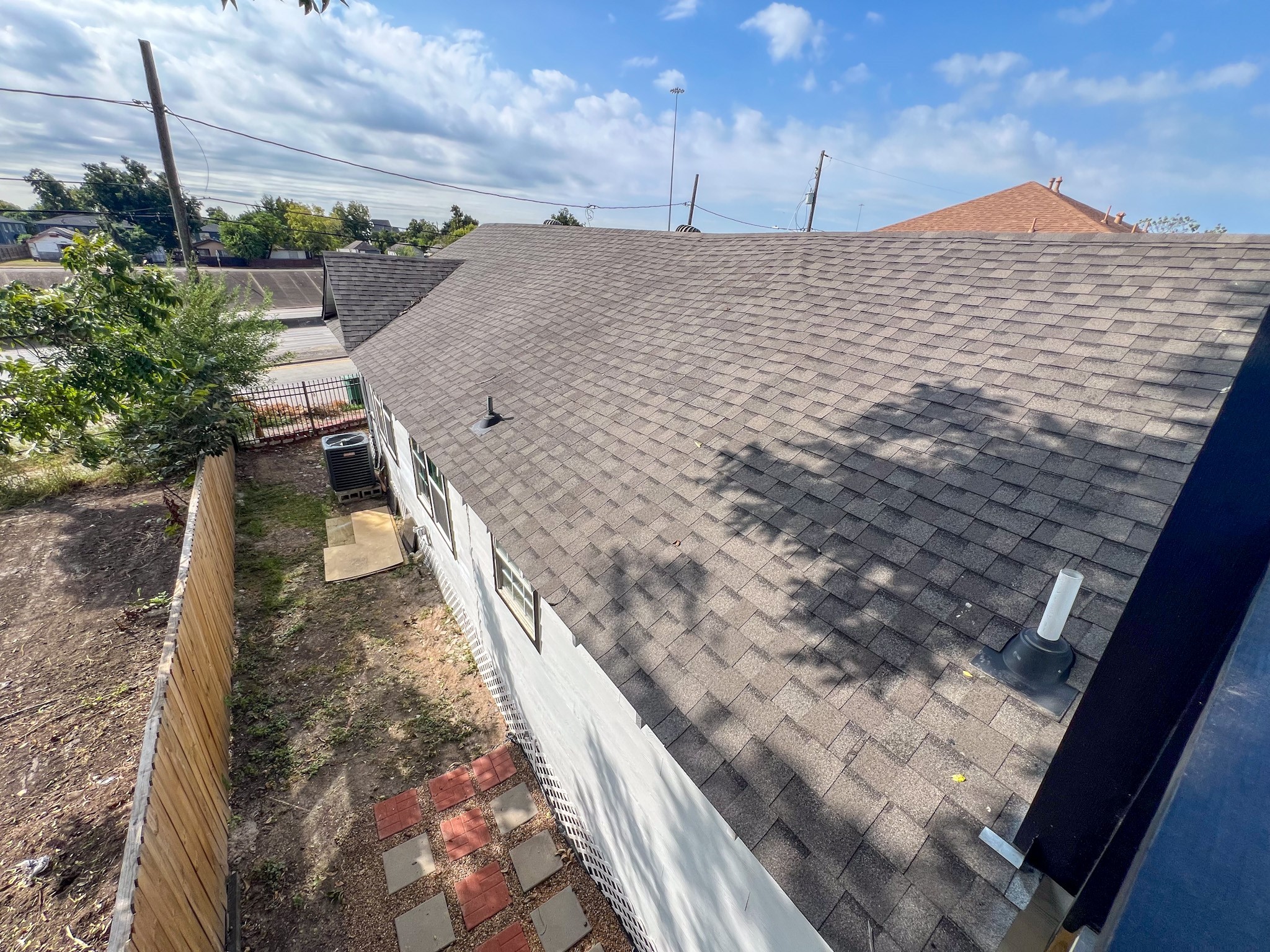 4605 Orange Street Houston, TX 77020 - Photo 2 of 28 a view of a terrace