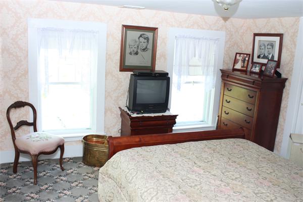 69 Pleasant Valley Road Amesbury, MA 01913 - Photo 12 of 20 Gallery Image 12