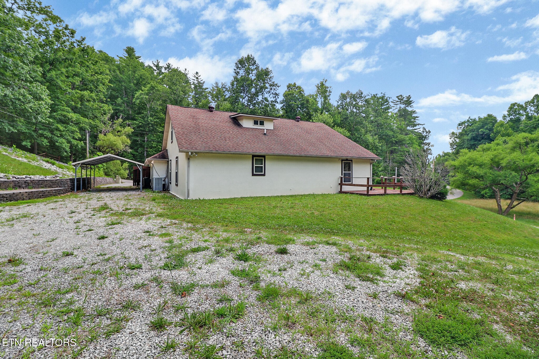 395 Ashley Lane Oneida, TN 37841 - Photo 38 of 40