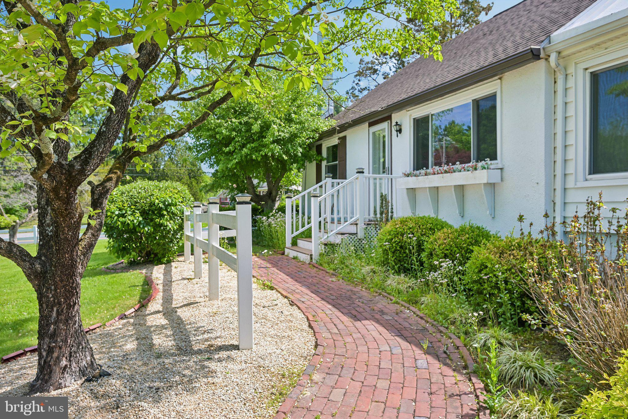 605 Venture Road Hockessin, DE 19707 - Photo 14 of 66 Brick walkway