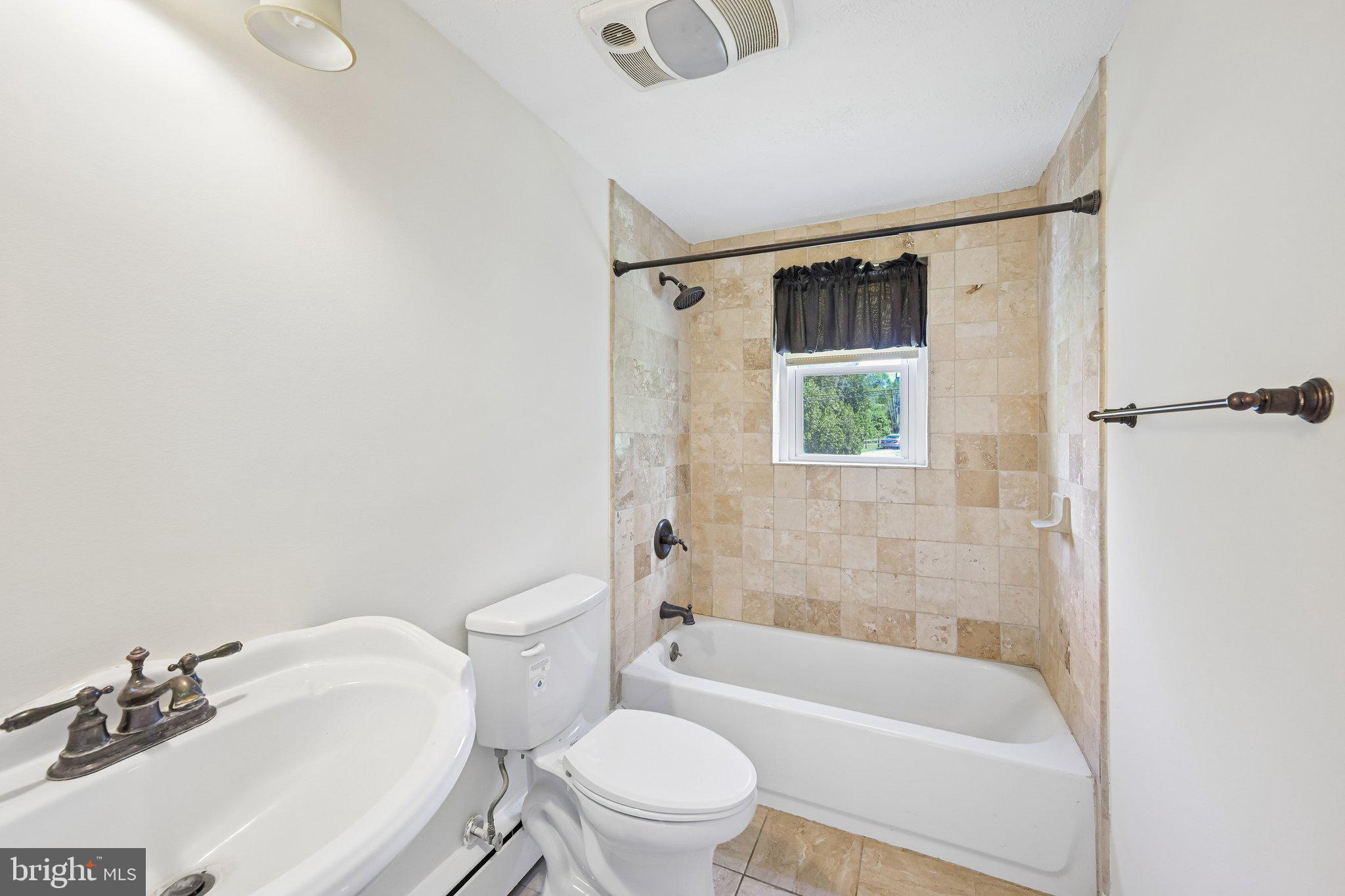 605 Venture Road Hockessin, DE 19707 - Photo 25 of 66 Full Bathroom