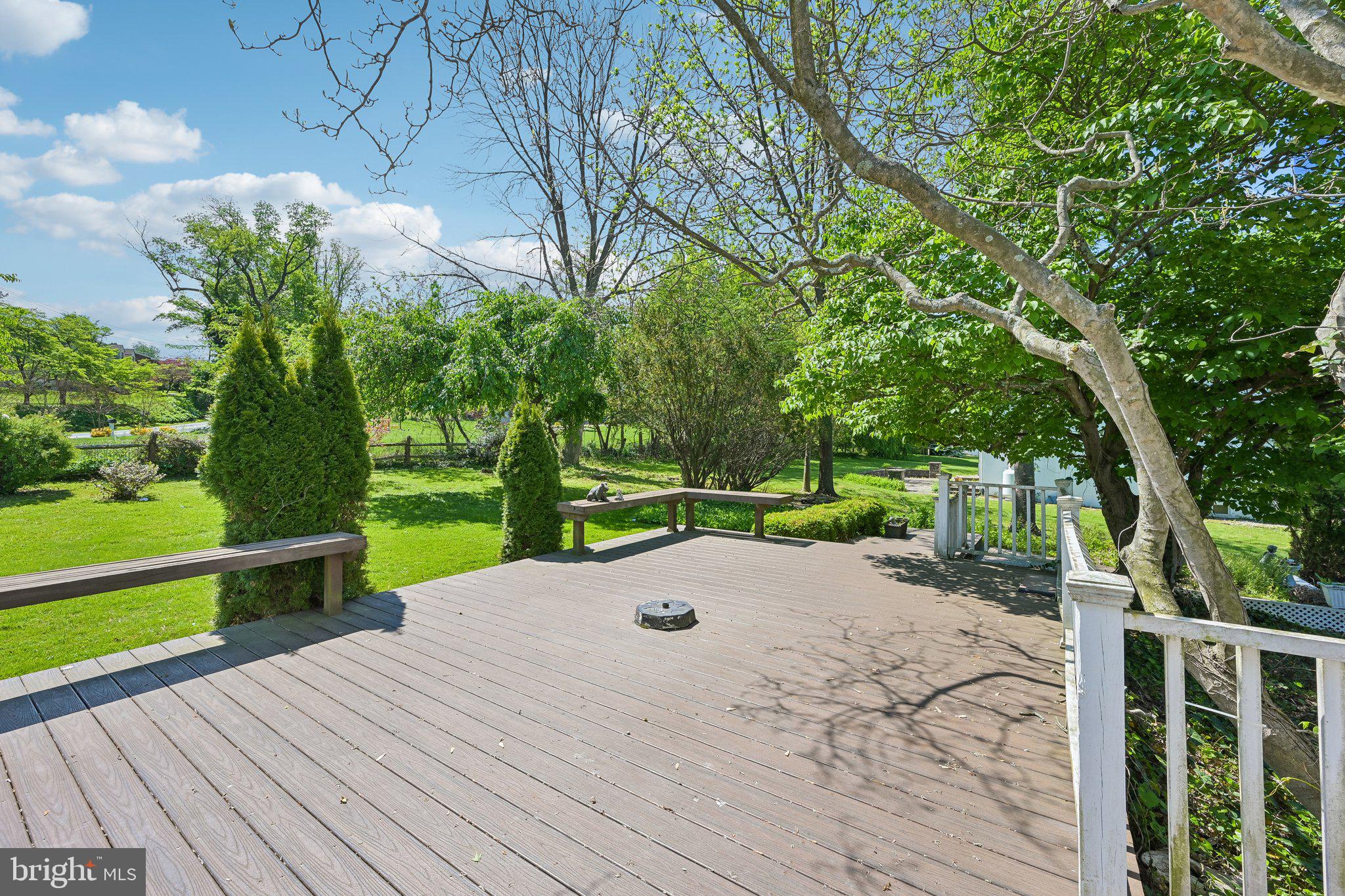 605 Venture Road Hockessin, DE 19707 - Photo 46 of 66 Rear deck