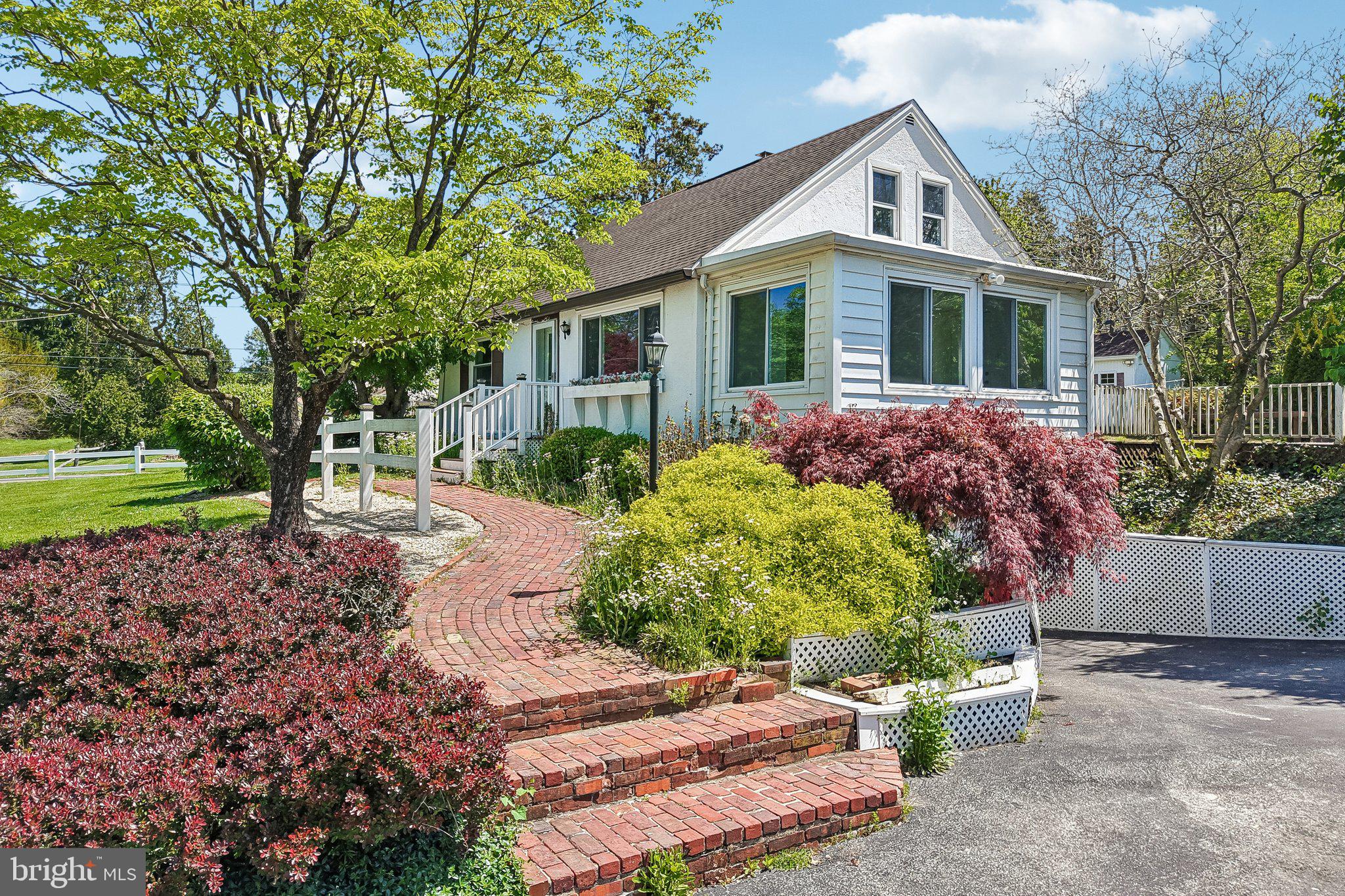 605 Venture Road Hockessin, DE 19707 - Photo 5 of 66 Brick walkway