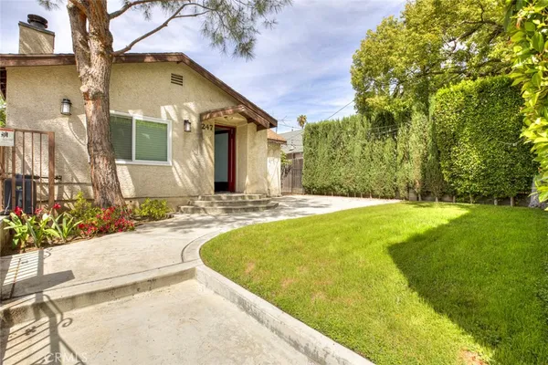 $5,500 | 247 North Oak Avenue, Pasadena, CA 91107