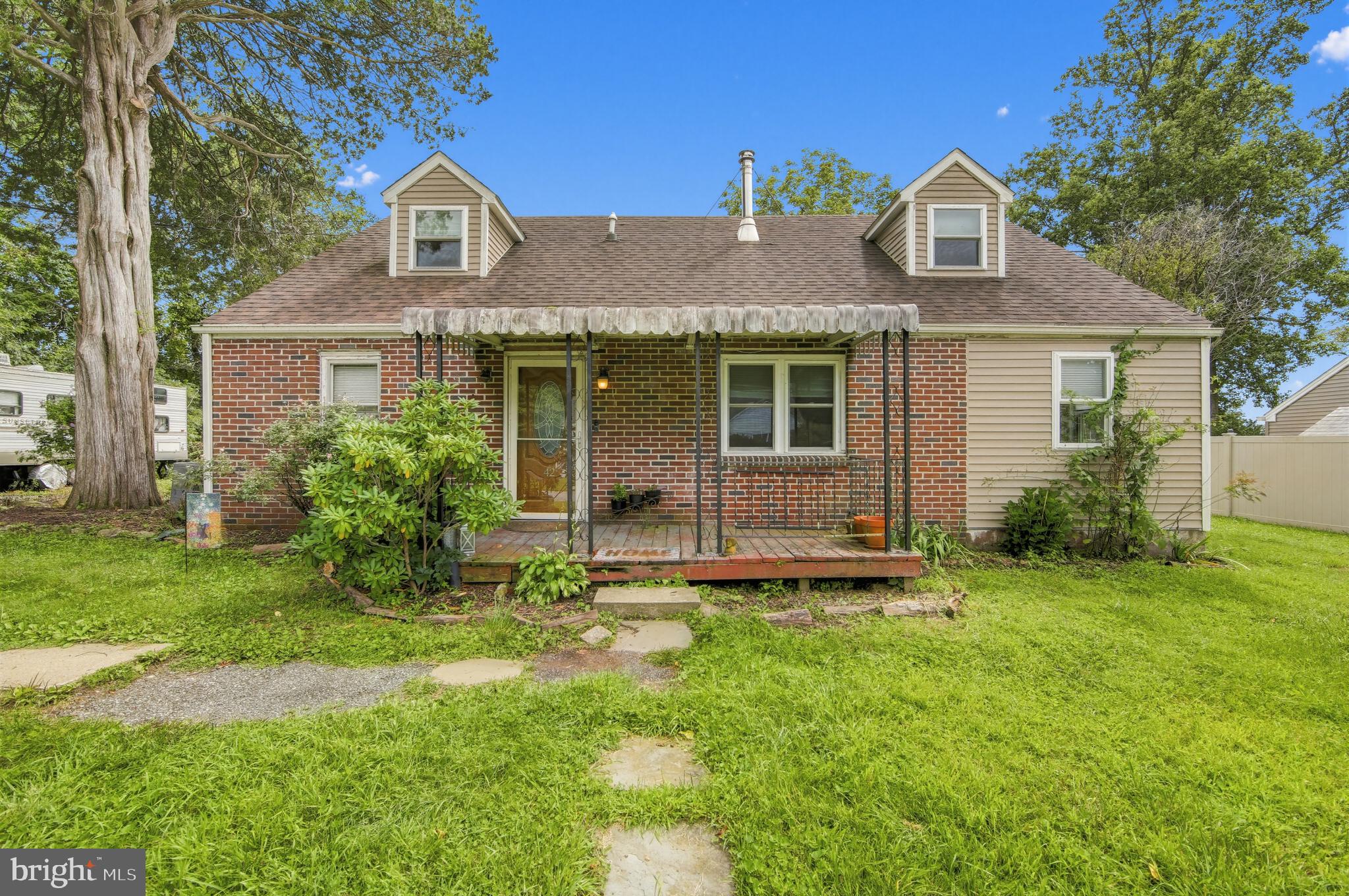 42 Langoma Road Elverson, PA 19520 - Photo 2 of 44 Front View