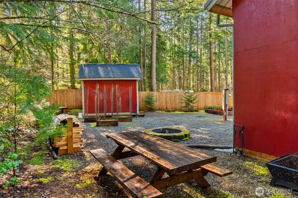 $425,000 | 132 North Kokanee Cove Way, Hoodsport, WA 98548