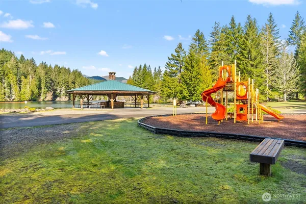 $425,000 | 132 North Kokanee Cove Way, Hoodsport, WA 98548