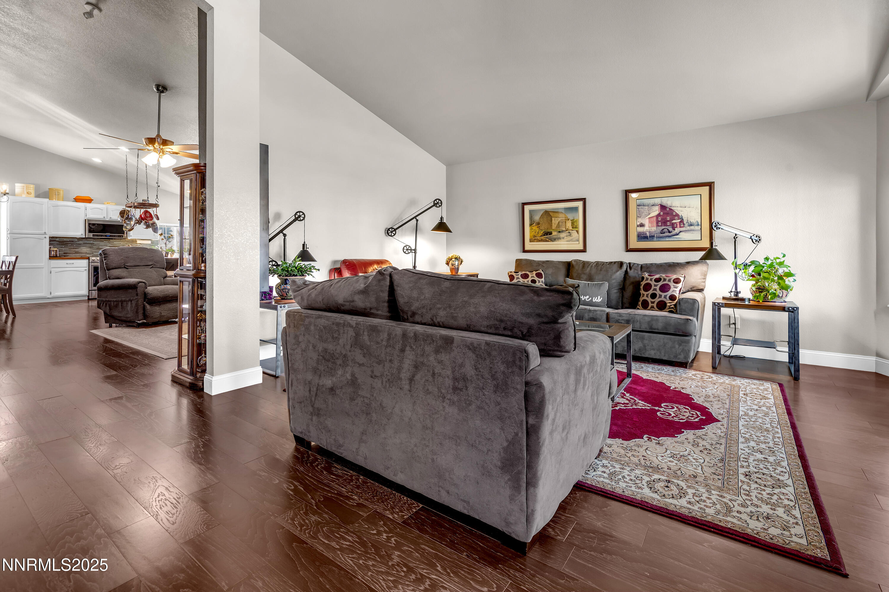 1077 Deena Way Fallon, NV 89406 - Photo 8 of 38 a living room with furniture and a couch