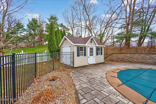 $549,900 | 15 Seneca Court, Bethlehem, NY 12159
