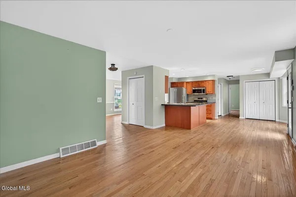 $549,900 | 15 Seneca Court, Bethlehem, NY 12159