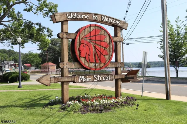 a view of sign board