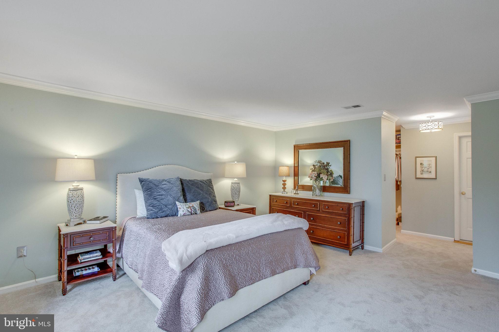 9027 Edgepark Road Vienna, VA 22182 - Photo 31 of 77 Master bedroom suite has huge walk-in closet!