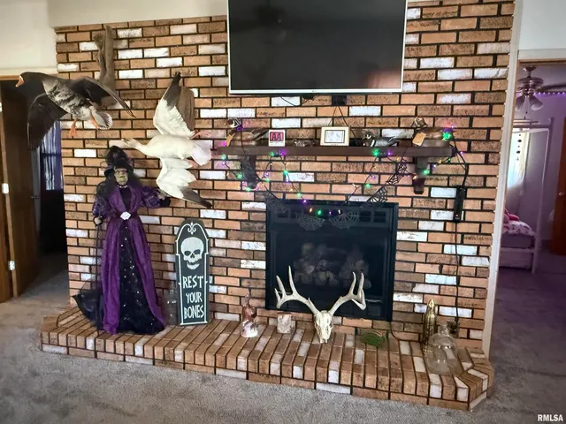 a view of entryway with outdoor space