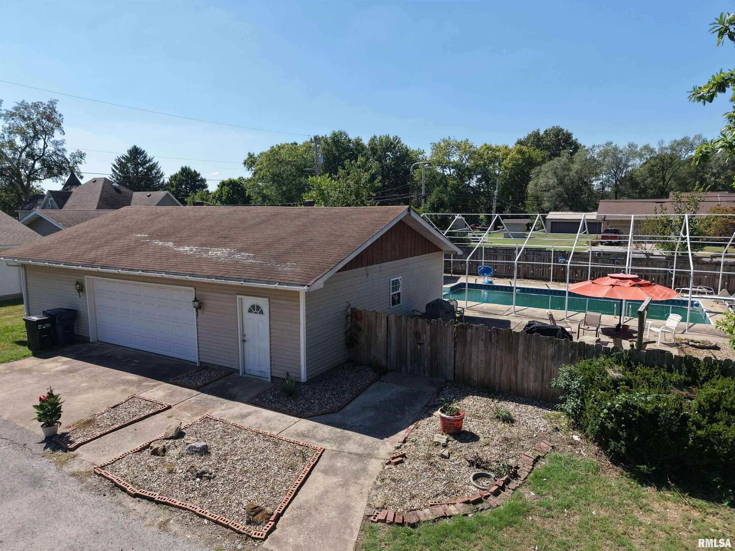 204 West Gelston Street Valier, IL 62891 - Photo 6 of 40