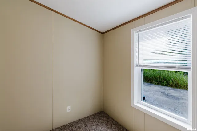 $90,000 | 405 West Vermont Street, Carterville, IL 62918