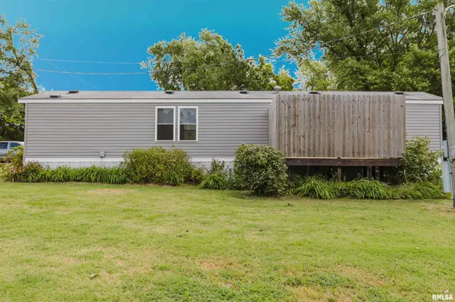 $90,000 | 405 West Vermont Street, Carterville, IL 62918