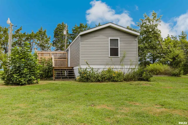 $90,000 | 405 West Vermont Street, Carterville, IL 62918