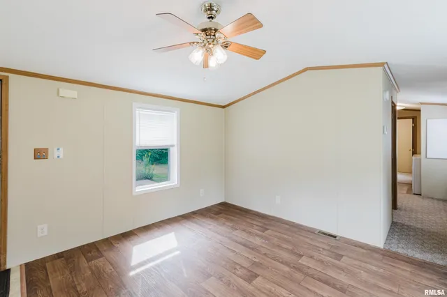 $90,000 | 405 West Vermont Street, Carterville, IL 62918