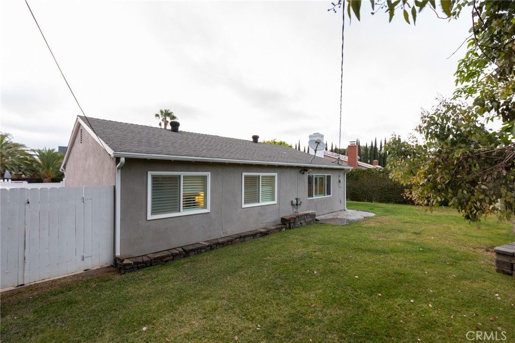 484 Traverse Drive Costa Mesa, CA 92626 - Photo 11 of 30 a view of a backyard with a garden