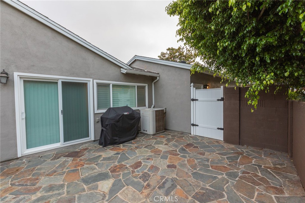 484 Traverse Drive Costa Mesa, CA 92626 - Photo 6 of 30 a front view of a house