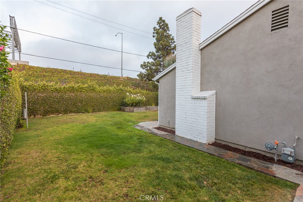 484 Traverse Drive Costa Mesa, CA 92626 - Photo 8 of 30 a view of a garden