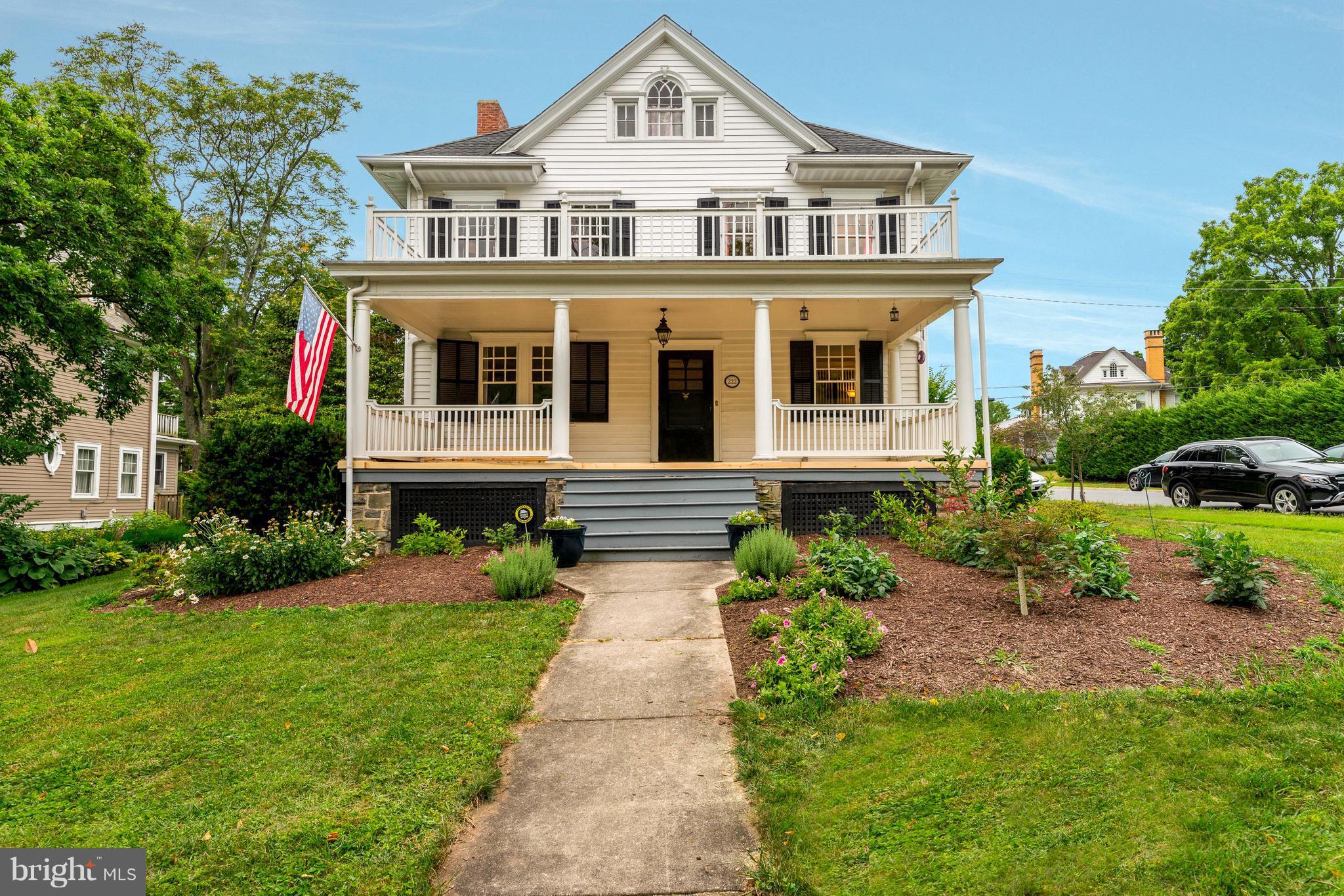 222 Woodlawn Rd