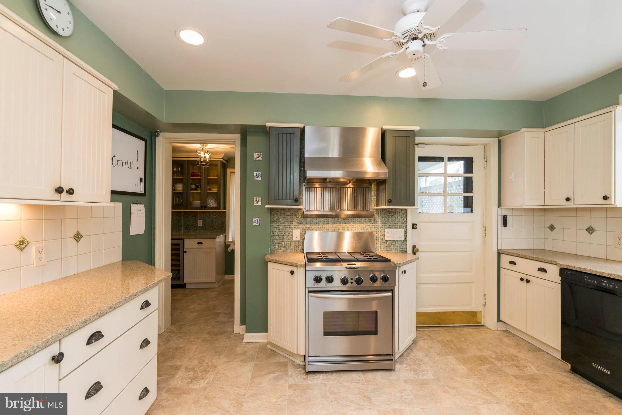 222 Woodlawn Road Baltimore, MD 21210 - Photo 12 of 30 Kitchen