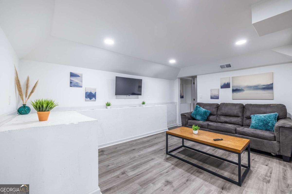 1122 Elaine Drive, Unit B Forest Park, GA 30297 - Photo 9 of 37