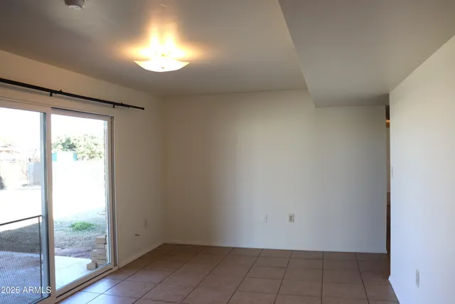 $1,400 | 517 Phillip Drive, Sierra Vista, AZ 85635