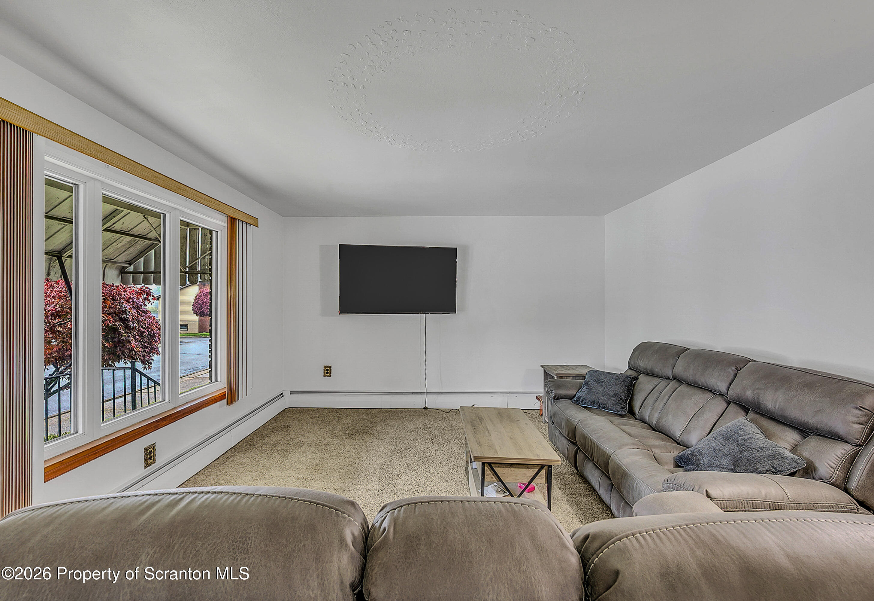 421 West Mary Street Old Forge, PA 18518 - Photo 7 of 22 Living Room