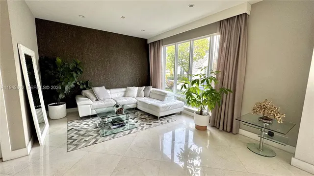 $980,000 | 6428 Northwest 105th Place, Doral, FL 33178