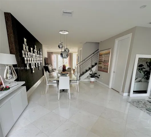 $980,000 | 6428 Northwest 105th Place, Doral, FL 33178